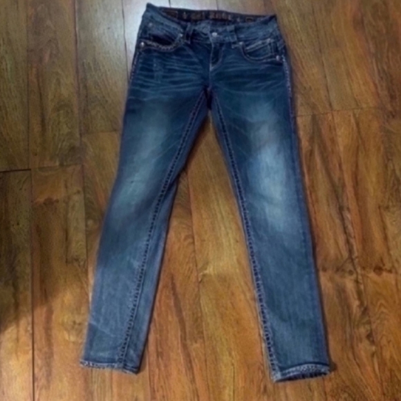 Beautiful Rock Revival Becky Skinny Jeans With 31" Inseam - Picture 2 of 2